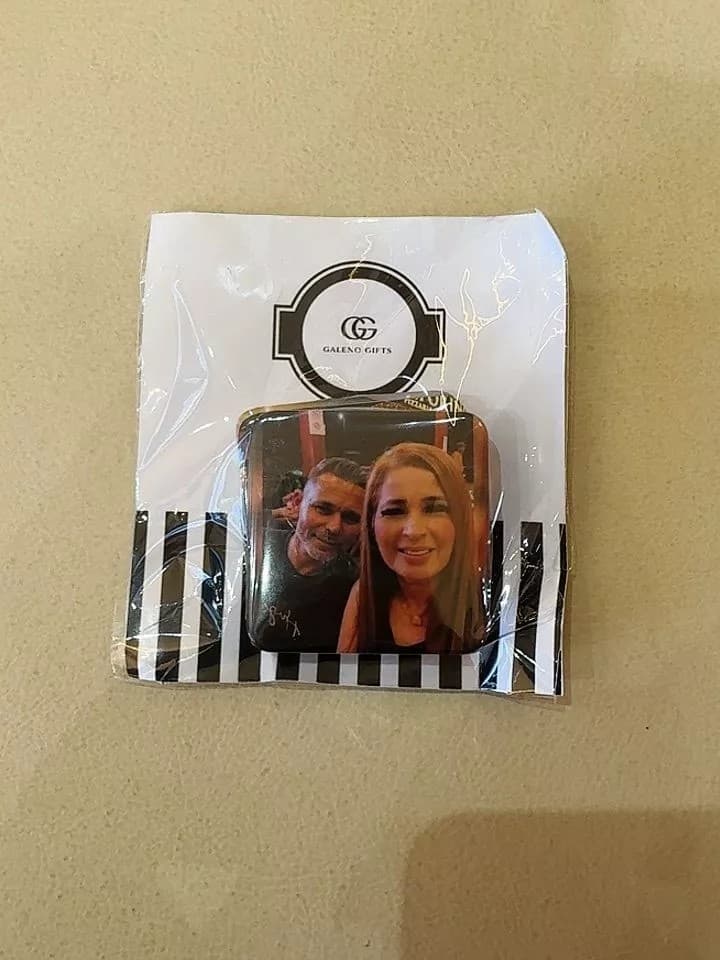 Cliente feliz com ímãs personalizados