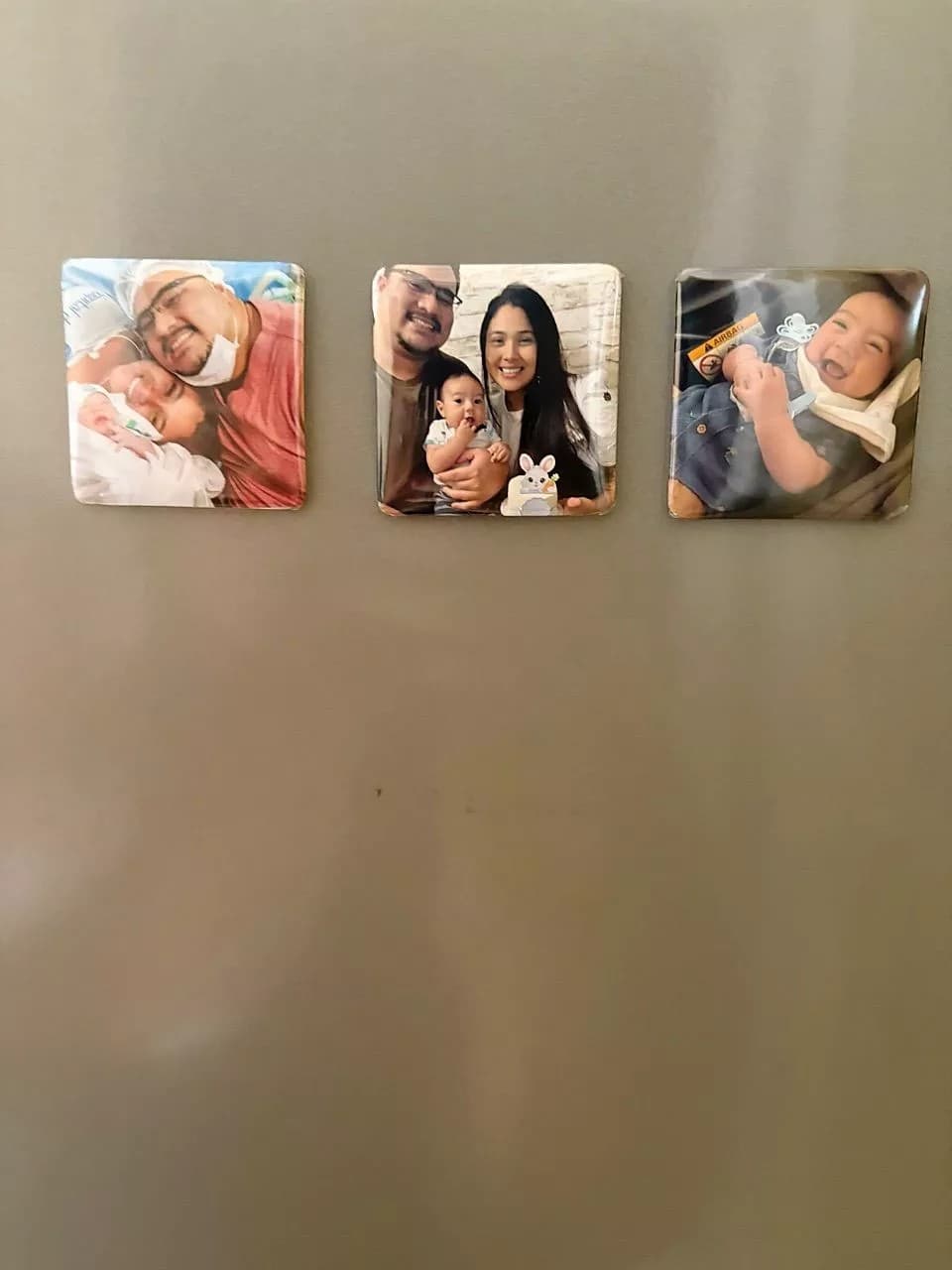 Cliente feliz com ímãs personalizados
